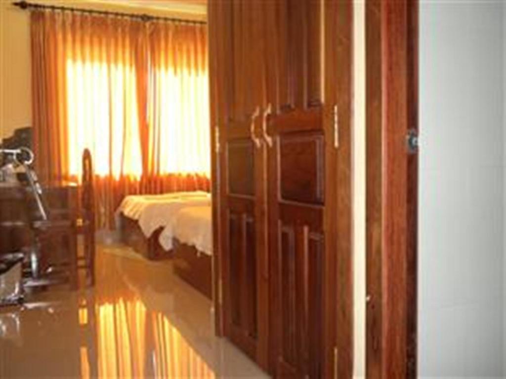Nyny Hotel Кампот Стая снимка